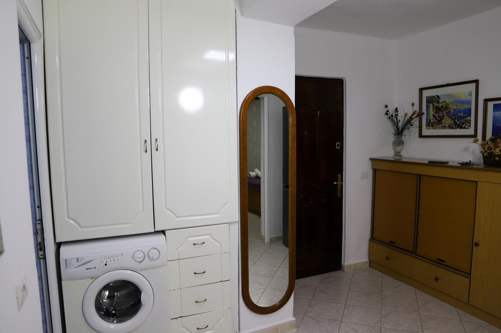 Lola'S Apartament Apartman Berat Kültér fotó